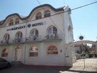 Márvány Panzió Hotel di 