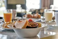 Dina Morgabine Saint Denis - Desayuno