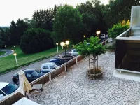 Authentic by Balladins – Rodez / le Ségala - parking