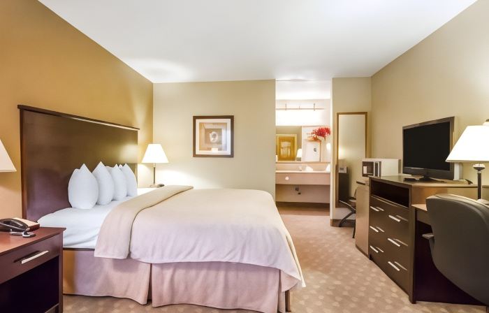 Quality Inn & Suites Greenville I-65