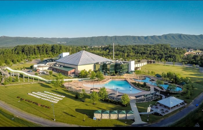 Massanutten Chalet- Game Room, Hot Tub & Views