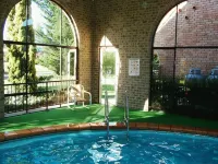 Idlewilde Town & Country Motor Inn - Pools