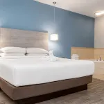 Signature Stay Inn & Suites - Downtown Hamilton - 3-Star