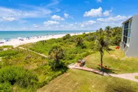 Gulf-Front: Dreamy Views, Renovated, Steps from Beach - 4-Star