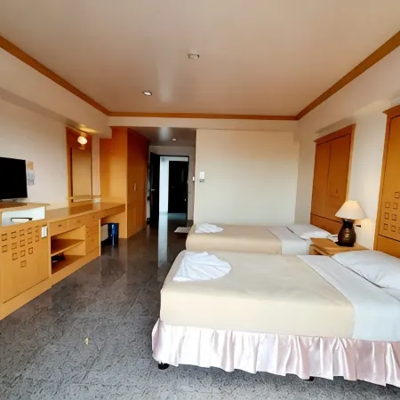 Maneerote Hotel Hotels in Surin