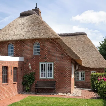 Holidays under thatch in the Stormstadt Husum 4 STARS