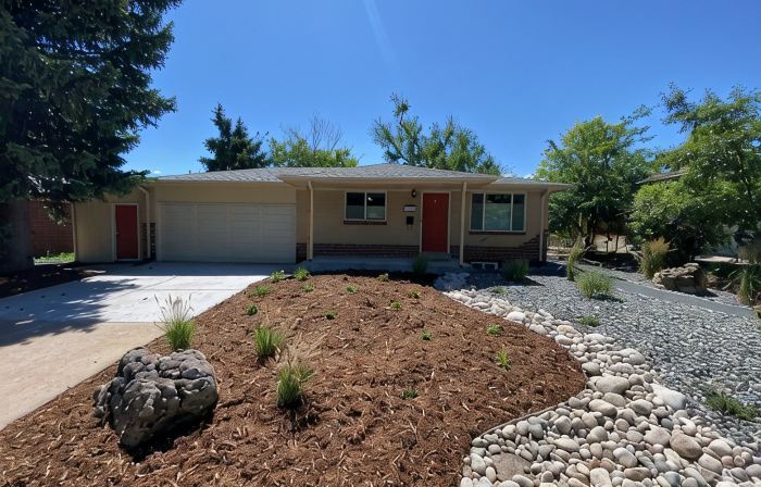Pet friendly apartment in thriving Arvada