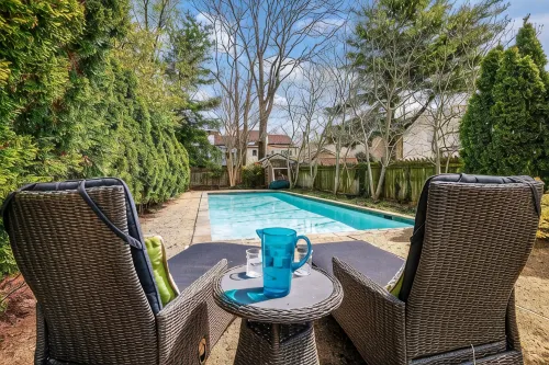 421 Irie: Simply Charming 2 Story COTTAGE!! Private Pool!! 1 Off Street Parking! - 5-Star