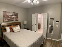 Wooded Area Near Uco & Hospitals with Neighborhood Pool. - Hot Tub