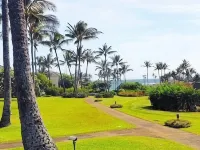 5 STAR!! Sleeps 8-10,3bd + loft, 3ba, A/C..5 minutes to beach,Spacious Condo. - Jacuzzi