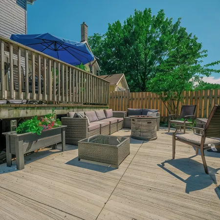 Fully Renovated Cottage on Queen, 3min walk from Beach and Downtown Adventures!