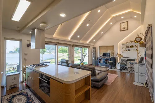 Namhae Boolgeun Noeul Pool Villa - Pensionat