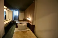 Fata Hotel by Project Borneo - ที่มีบาร์