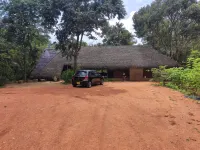 Gabaa Resort & Spa - Habarana - parking