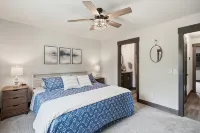 恩伯斯白金雙拼住宅, 可攜帶寵物, 可使用室外泳池, 鋪裝道路 - 精品