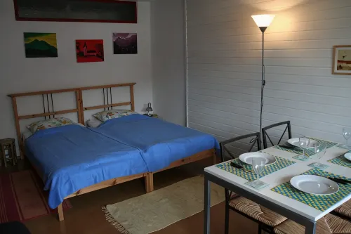 1 Studio Flat walking distance to ski lifts (we have 2 in the same building)
