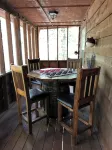 Paynes Place- A Charming 2-bedroom cabin close to Blanchard Caverns/ Mirror Lake - 샬레 호텔