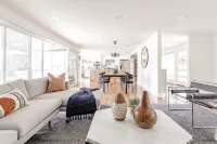 Zen 7-BR Paradise w/ Lake Views and Grape Garden - 방갈로