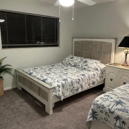 Lovely 2-bedroom condo in Key Largo with private beach, WiFi and fitness room