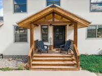 NEW Listing - Modern Mountain Family Retreat, Golf course, Trails, Skiing++ - Pools