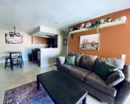Spacious condo w/ pool 5 min to strip - อพาร์ทเม้นท์