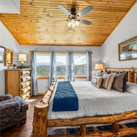 Sevierville Cabin, Hot Tub & Mountain Views