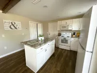 Cozy Little House in Level Plains - 무료 와이파이