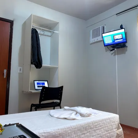 Hotel Caçula