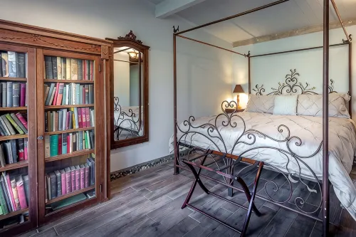 Roads End River Home - 5 bedrooms