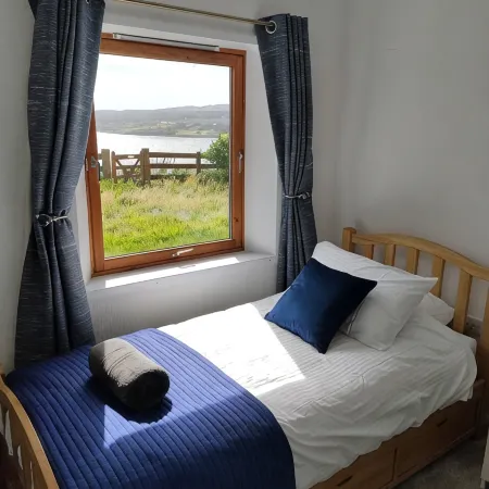 100 year old Renovated Cottage in North Skye
