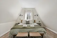 Clean+Modern Cozy A-frame - Wifi