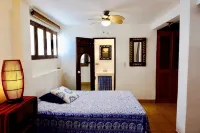 Villa Sophie 3BR/3BA, Beach Front Terrace, Heated Pool, Parking. - 2 ดาว