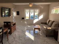 Aruba 2-bedroom duplex for rent. 4 minutes to Eagle Beach and close to shopping. - 2성급
