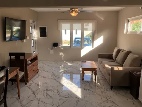 Aruba 2-bedroom duplex for rent. 4 minutes to Eagle Beach and close to shopping. - 2성급