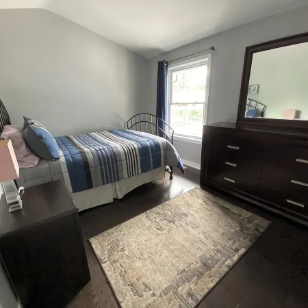 Executive / Family Home | 2 Br • Office • Parking • 10Mins to Toronto or Pearson