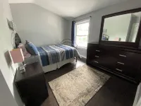 Executive / Family Home | 2 Br • Office • Parking • 10Mins to Toronto or Pearson - 4つ星