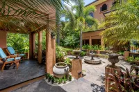 NEW-LISTING-Beautiful Villa Steps From The Beach. - Villa