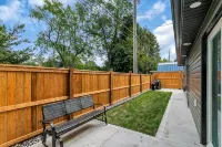 Luxury 2BR home with high ceilings with  BBQ/ patio in beautiful South Windsor. - 3 Sao