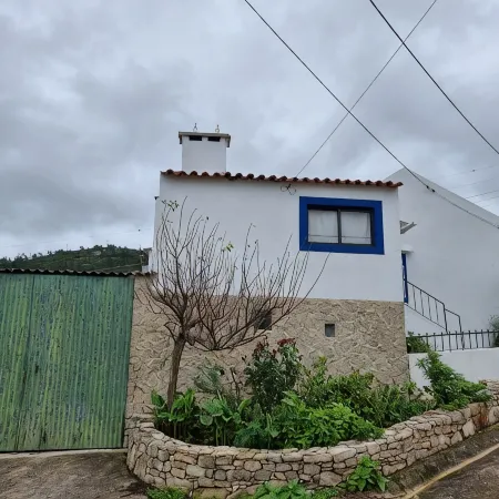 Casa da Ti Alzira - a refuge at the foot of the mountain with a touch of tradition