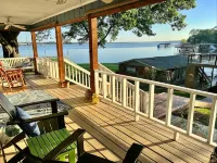 Family friendly Wisdom Tree Lake House - 2-Star