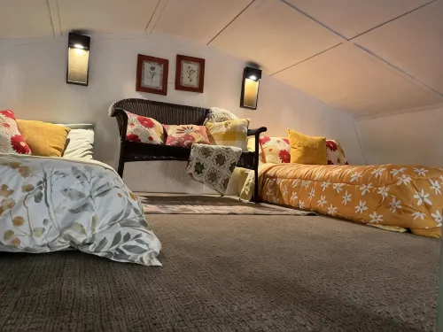 Venus ~ Cabin Sixteen ~ Pet Friendly ~ Lakefront - Chalets