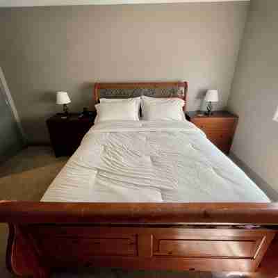 Private top floor spacious 1 bedroom retreat - Guesthouse Rooms