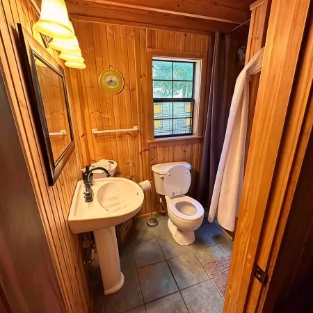 A Still Point Cabin and HOT TUB!