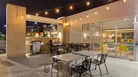 Home2 Suites by Hilton Lafayette - breakfast