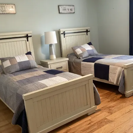 Canal Home 3Br 2BA with Salt Water Heated Pool and Boat DockDiscounts Available