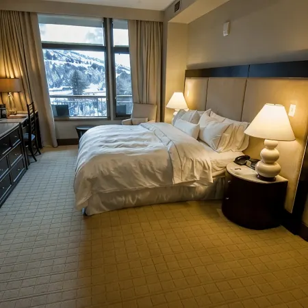 Luxury Westin Resort and Spa Ski-in/out, sleeps 8, Mountain Views