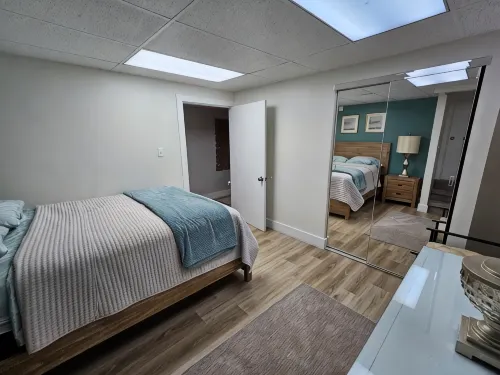 Spacious 2 Bedroom Apartment in Historic Downtown - 2 ดาว