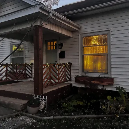 Charming 3-bedroom Craftsman house in delightful Willow Springs, MO