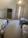 Roomy home with spacious fenced in backyard and fire pit. - 3 estrellas