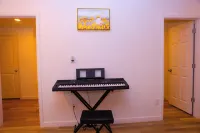 Cozy 3-Bedroom Home, 3 Min to Aurora’s Gaylord, 10 Min to Denver Airport! - 4-Star